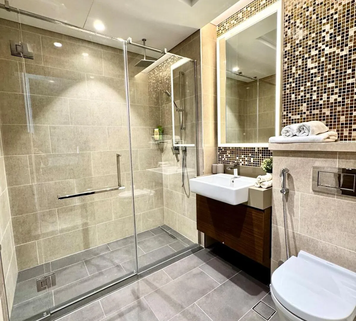 Modern And Spacious Studio Near Burj Khalifa Dubai