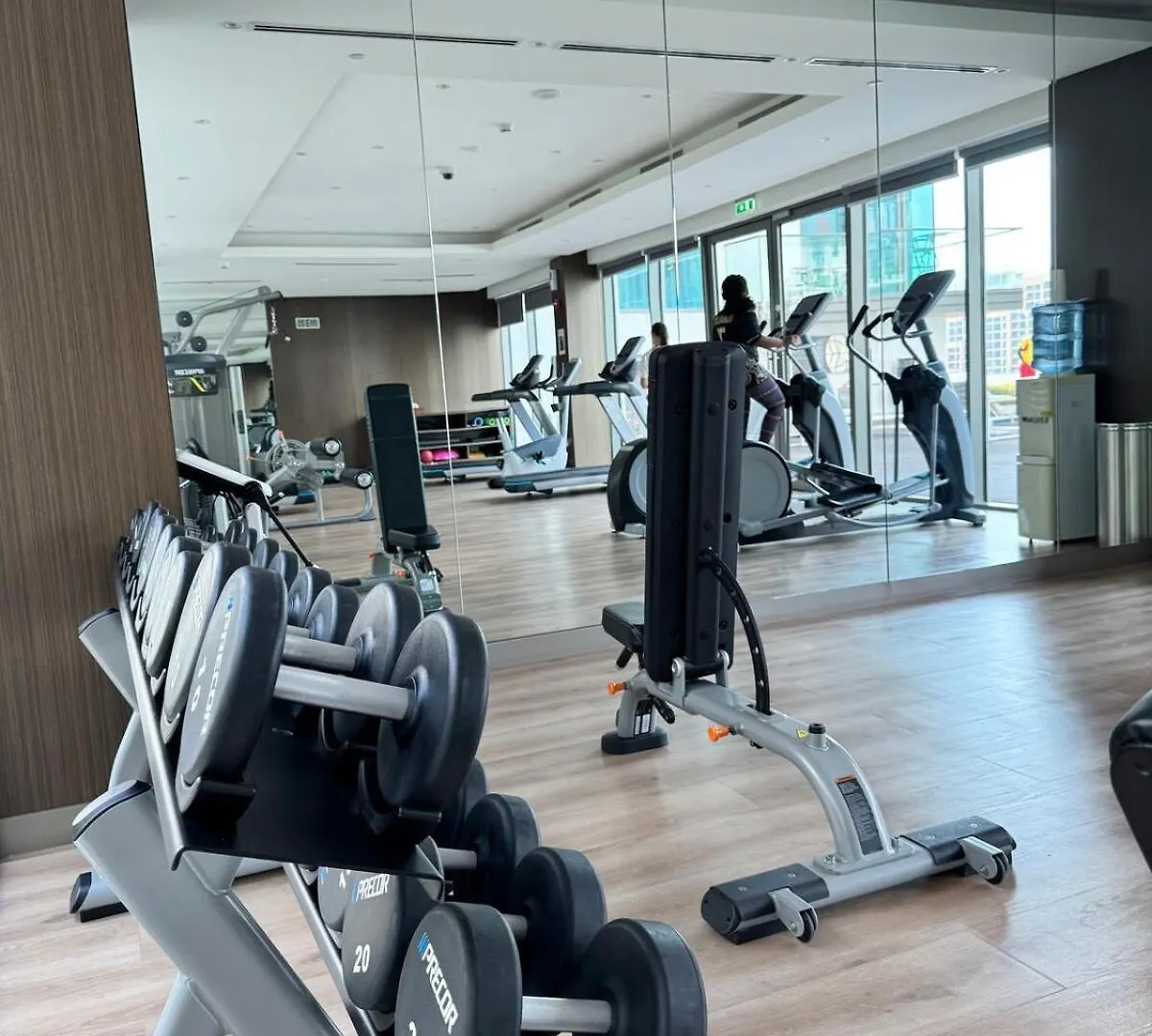 Modern And Spacious Studio Near Burj Khalifa Dubai